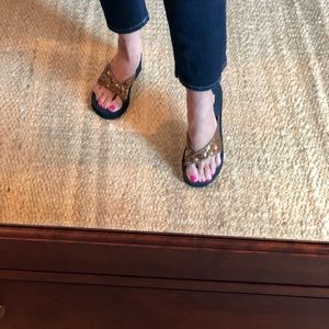 🎊🎊price drop Yellow Box sandals